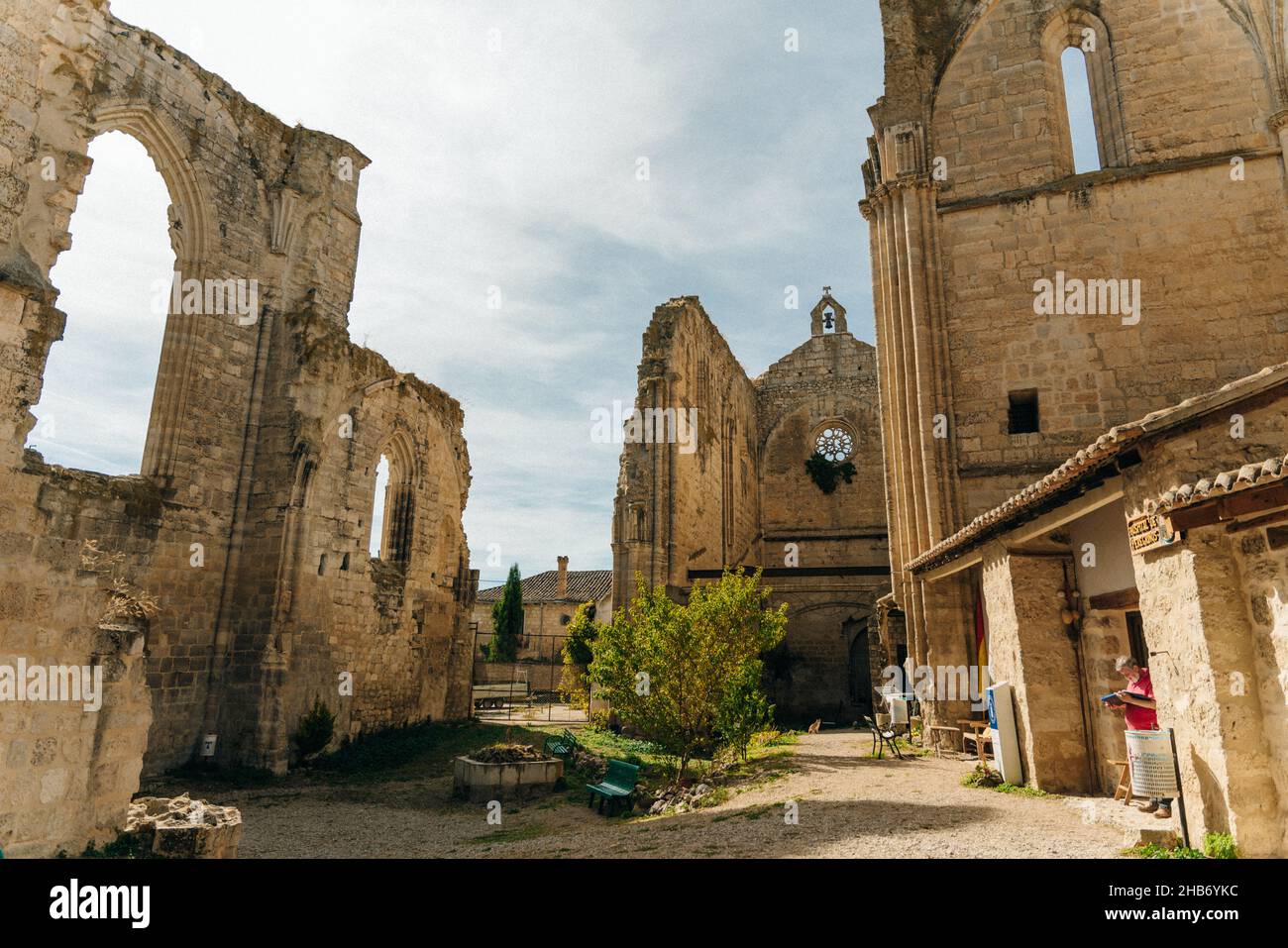 Herrliche Ruinen des Klosters San Anton aus dem 16th. Jahrhundert - Castrojeriz, Kastilien und Leon, Spanien. Hochwertige Fotos Stockfoto