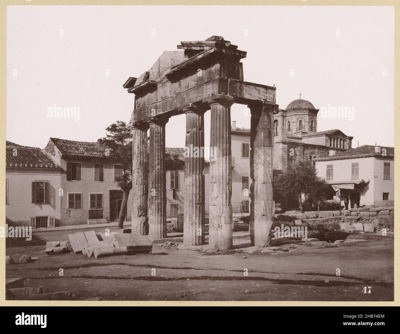 Agora in Athen, G. 20. Agora (Der Ölmarkt). Athen. (Titel auf Objekt), Griechenland (Serientitel), das Foto ist Teil von Richard Polaks gesammelter Sammlung von Fotografien von Griechenland., anonym, Athene, c. 1895 - c. 1915, fotografischer Träger, Papier, Kollotyp, Höhe 228 mm × Breite 291 mmhöhe 468 mm × Breite 558 mm Stockfoto