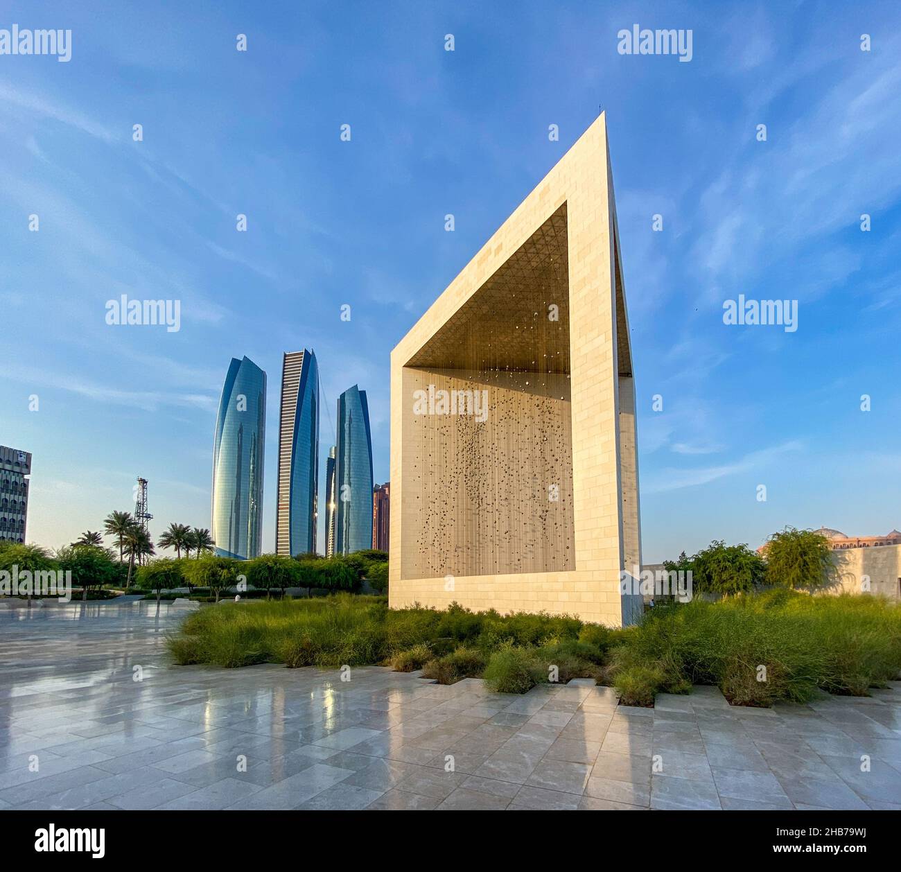 ABU DHA, VEREINIGTE ARABISCHE EMIRATE - 29. Sep 2021: The Founders Memorial, Abu Dhabi, VAE, erinnert und feiert das zeitlose Erbe des verstorbenen Scheich Stockfoto