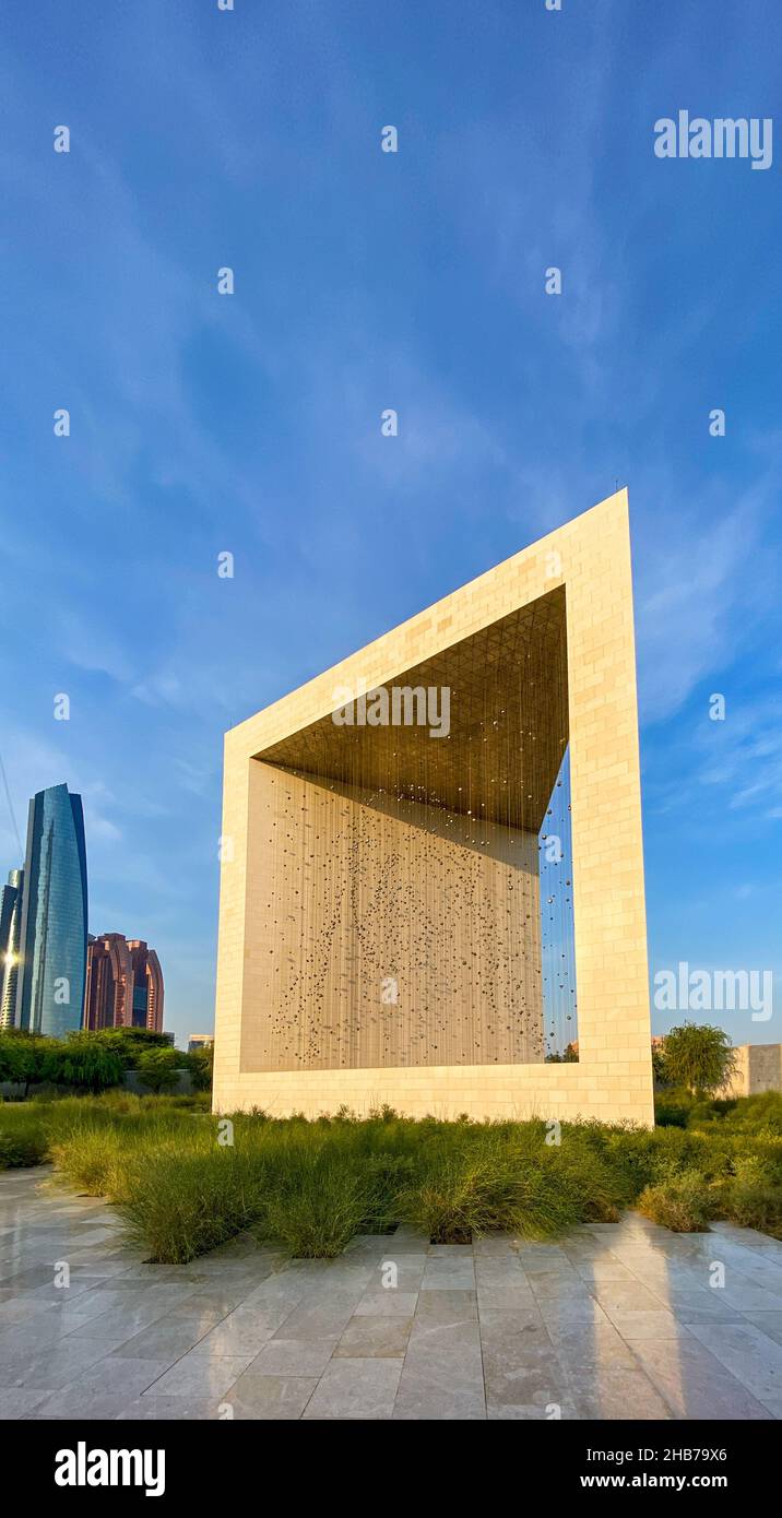 ABU DHA, VEREINIGTE ARABISCHE EMIRATE - 29. Sep 2021: The Founders Memorial, Abu Dhabi, VAE, erinnert und feiert das zeitlose Erbe des verstorbenen Scheich Stockfoto