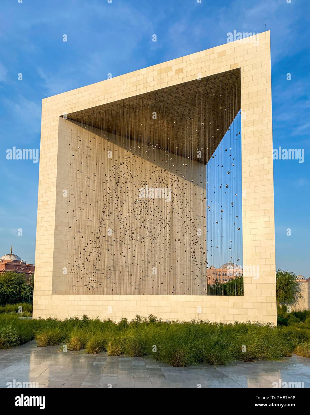 ABU DHA, VEREINIGTE ARABISCHE EMIRATE - 29. Sep 2021: The Founders Memorial, Abu Dhabi, VAE, erinnert und feiert das zeitlose Erbe des verstorbenen Scheich Stockfoto