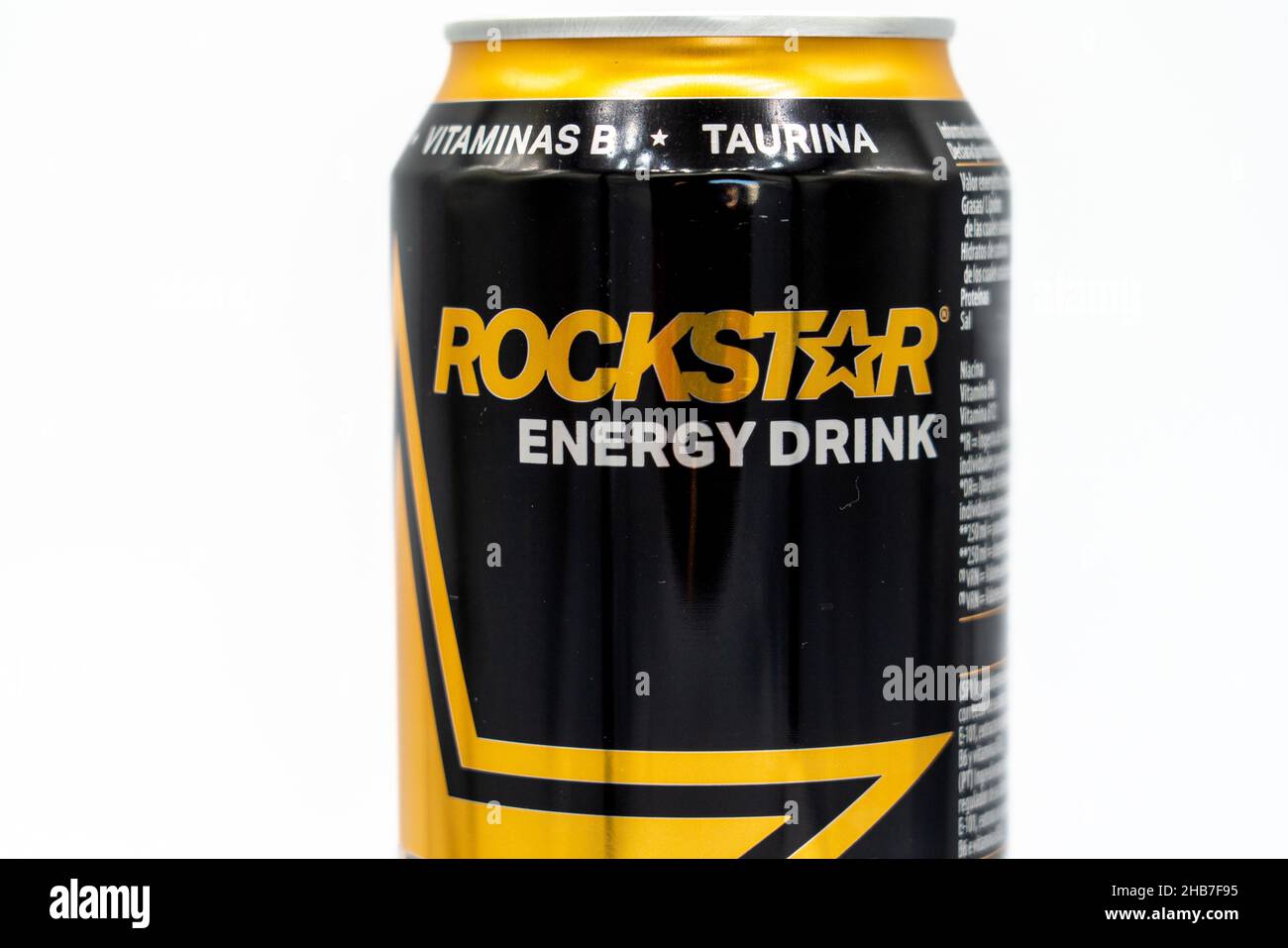 Barcelona, Spanien - 12.17.2021: Rockstar Energy Drink Aluminium kann auf hellem Hintergrund isoliert werden Stockfoto