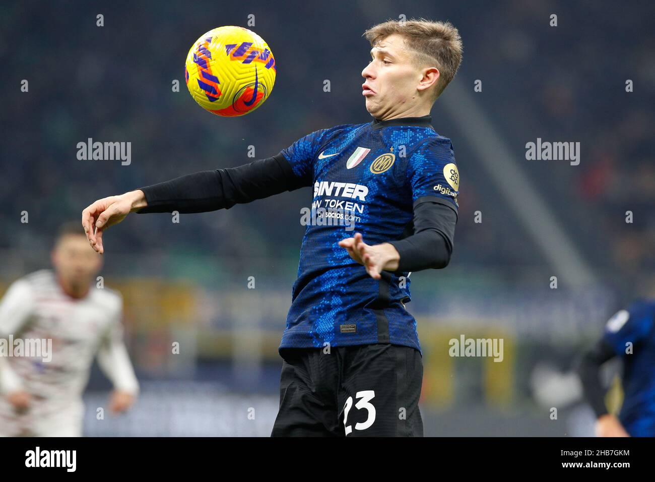 Mailand, Italien. 12th Dez 2021. NicolÃ² Barella (Inter Mittelfeldspieler) in Aktion während der Serie A Tim FC Inter gegen Cagliari 2021-2022 Tag 17 im San Siro Stadion. FC Inter gewinnt 4:0. (Bild: © Fabrizio Andrea Bertani/Pacific Press via ZUMA Press Wire) Stockfoto