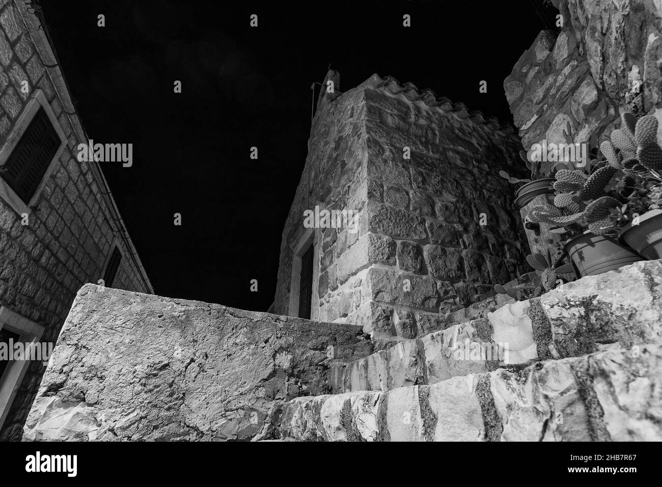 Old Stone Street von Cavtat, Stadt im Süden von Dalmatien, Kroatien Stockfoto