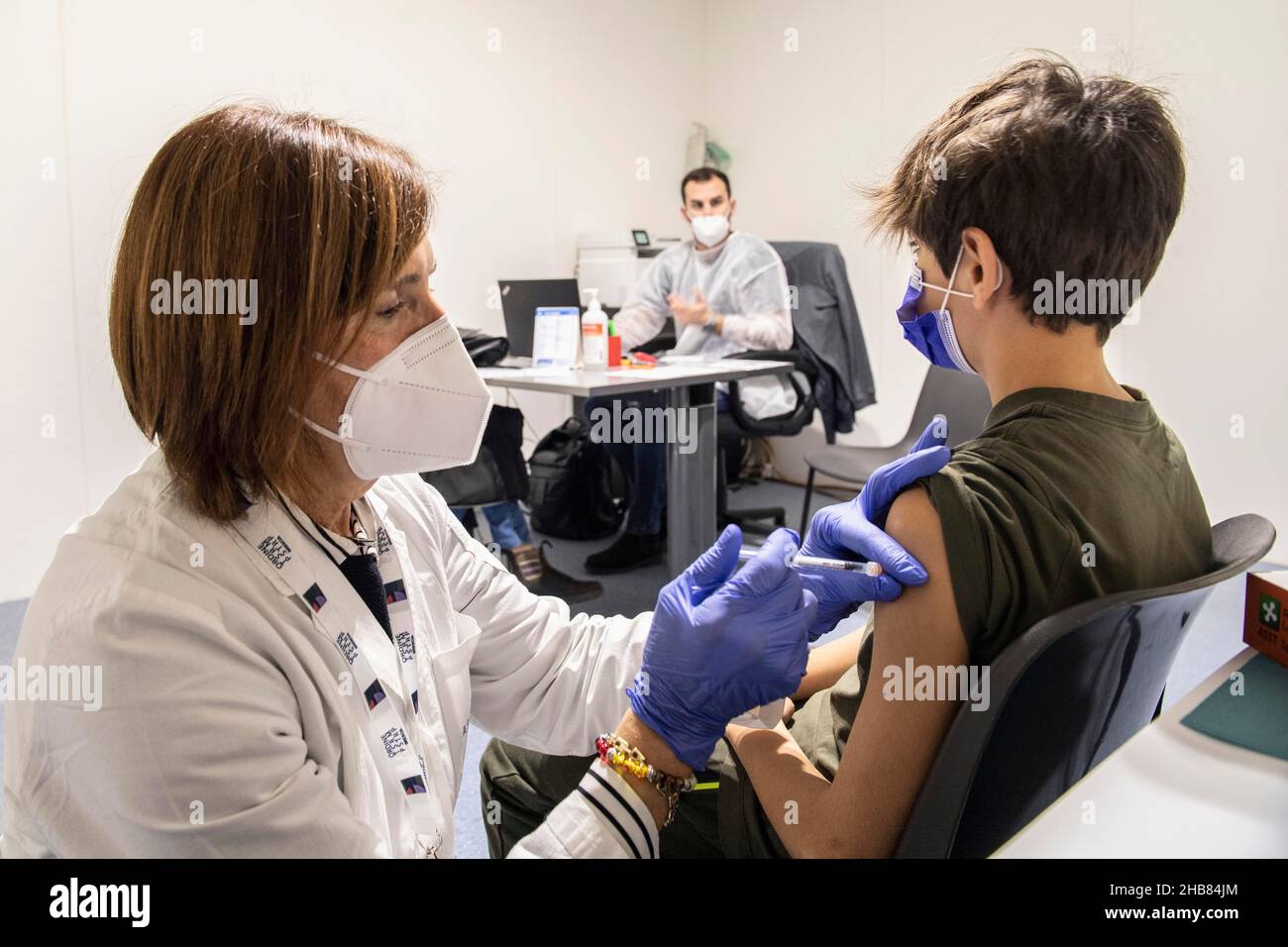 Italien, Region Lombardei, Brescia, 16. Dezember 2021 : Covid-19 Notfall, Zivilkrankenhaus, Anti-Covid-Impfung für Kinder im Alter von 5 - 11 Jahren. Im Bild Stockfoto