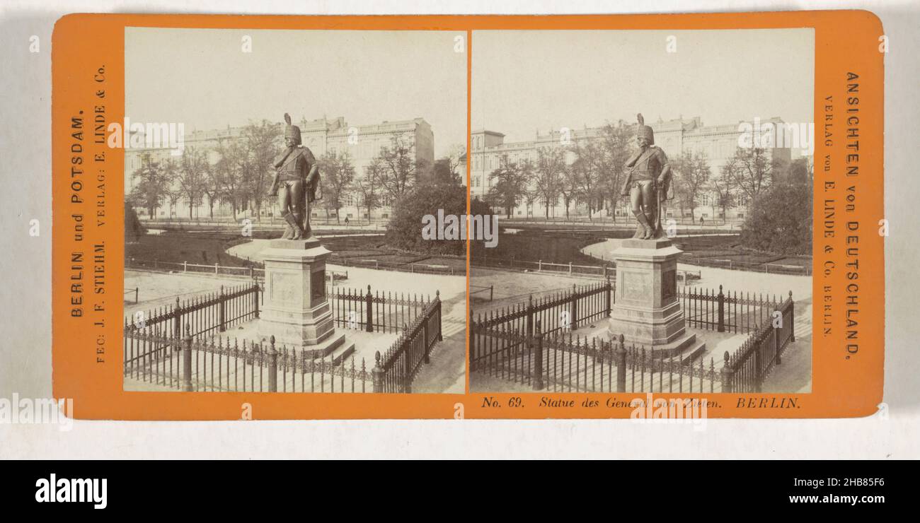 Statue des Generals Hans Joachim von Zieten auf dem Zietenplatz, Berlin, Statue des Generals von Zieten. Berlin (Titel auf Objekt), Ansichten von Deutschland, Berlin und Potsdam (Serientitel auf Objekt), Johann Friedrich Stiehm (erwähnt auf Objekt), Gottfried Schadow, Zietenplatz, Verlag: Berlin, 1868 - 1870, Karton, Papier, Albumin-Print, Höhe 86 mm × Breite 176 mm Stockfoto