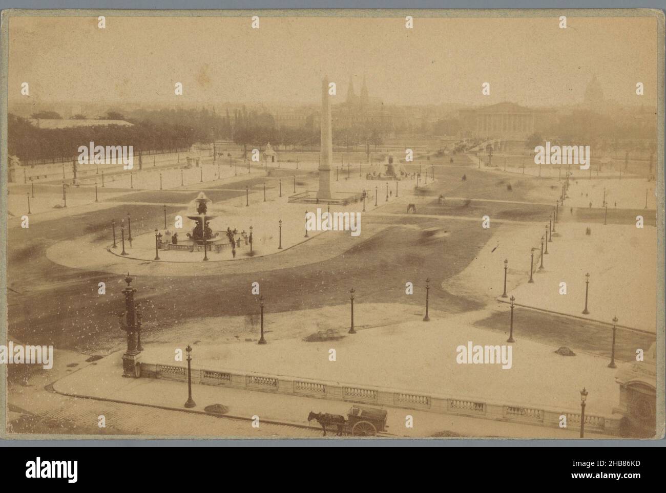 Ansicht des Place de la Concorde in Paris, anonym, Paris, 1860 - 1890, Karton, Albumin-Print, Höhe 108 mm × Breite 167 mm Stockfoto