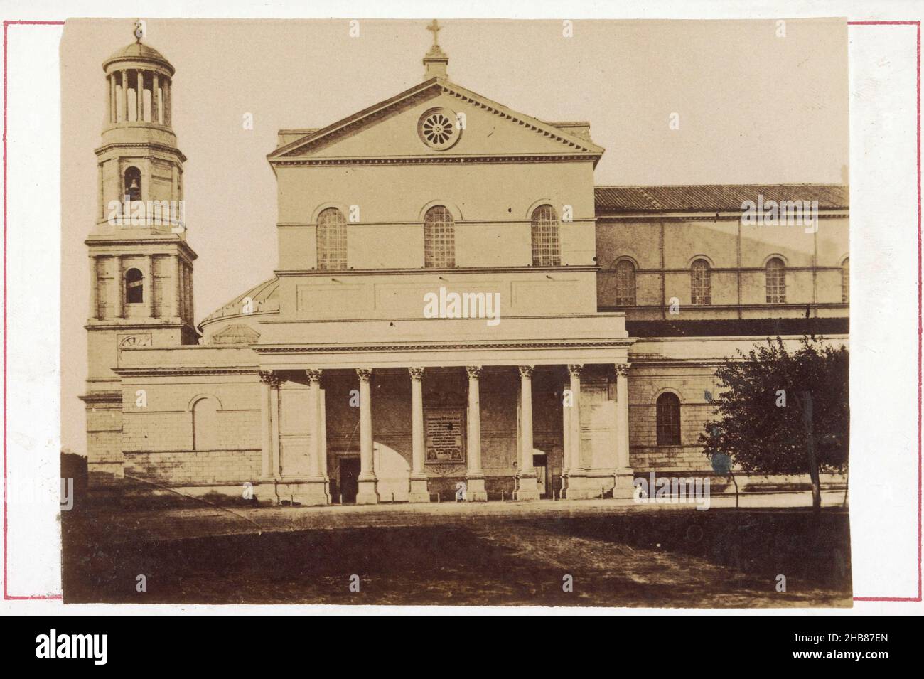 Ansicht des Paulus vor den Mauern in Rom, anonym, Sint-Paulus buiten de Muren, 1850 - 1900, Karton, Albumendruck, Höhe 107 mm × Breite 167 mm Stockfoto