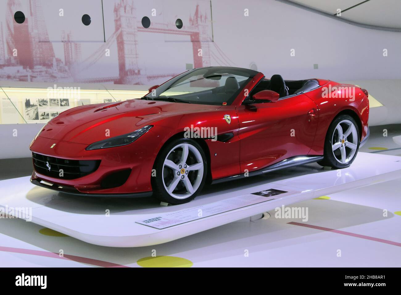 Modena, Italien, Dezember 2021, MEF Ferrari Museum Casa Enzo Ferrari, Ferrari Portofino Jahr 2018 Stockfoto