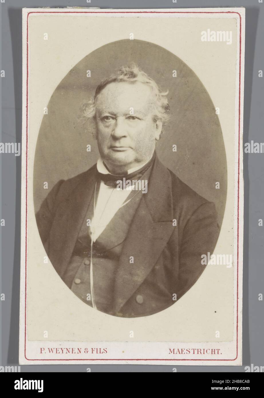 Porträt eines unbekannten Mannes, Pierre Weynen & Fils (auf Objekt erwähnt), Maastricht, 1854 - 1865, Papier, Karton, Albumin-Print, Höhe 100 mm × Breite 62 mm Stockfoto