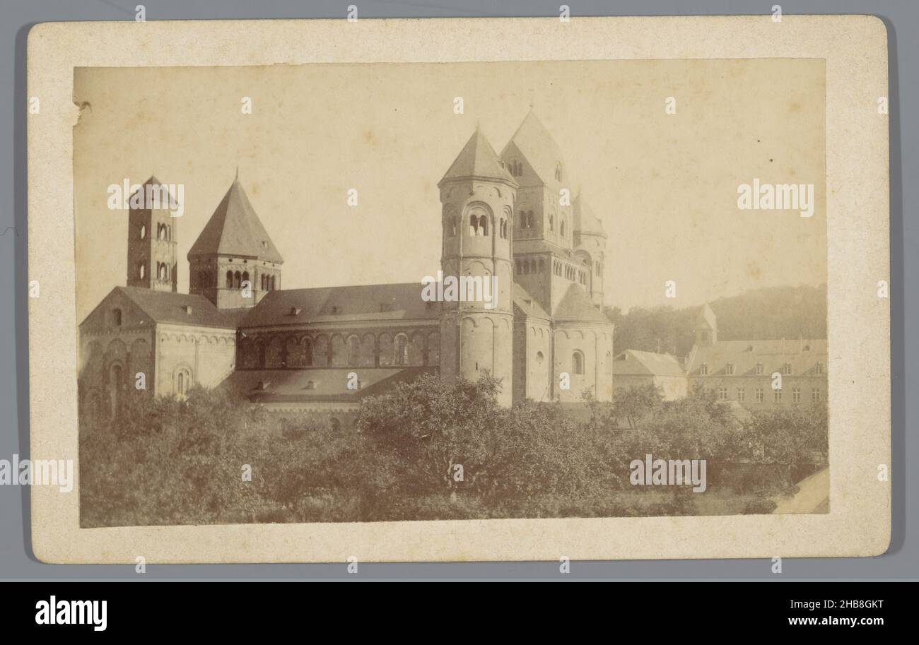 Kloster Maria Laach bei Andernach, Deutschland, Maria Laach: Klosterkirche (Objekttitel), J. Wirtgen (Objektbezeichnung), Andernach, 1855 - 1875, Papier, Karton, Albumin-Print, Höhe 66 mm × Breite 105 mm Stockfoto