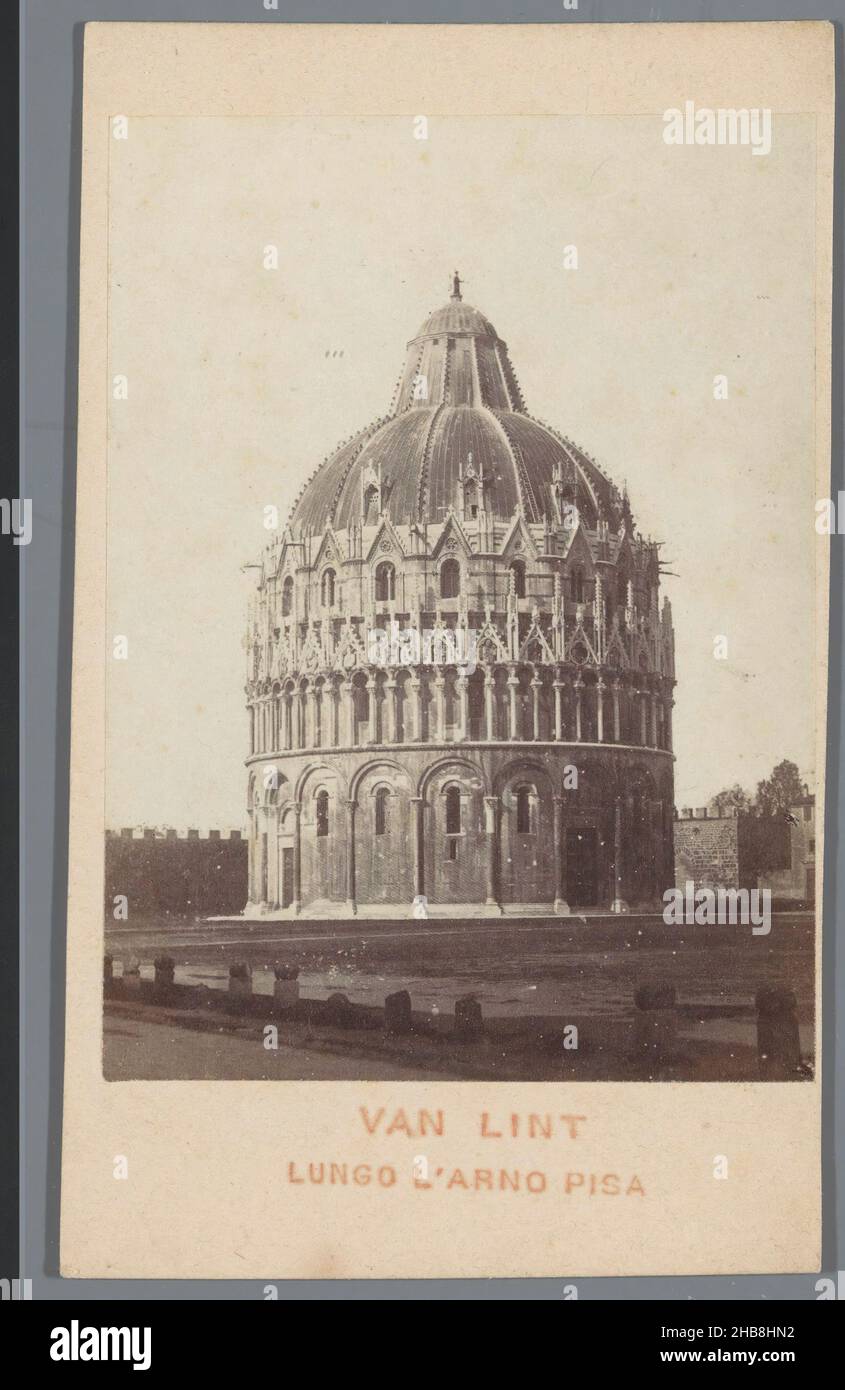 Baptisterei, Pisa, Enrico van Lint (auf Objekt erwähnt), Pisa, 1855 - 1880, Karton, Papier, Albumin-Print, Höhe 105 mm × Breite 63 mm Stockfoto