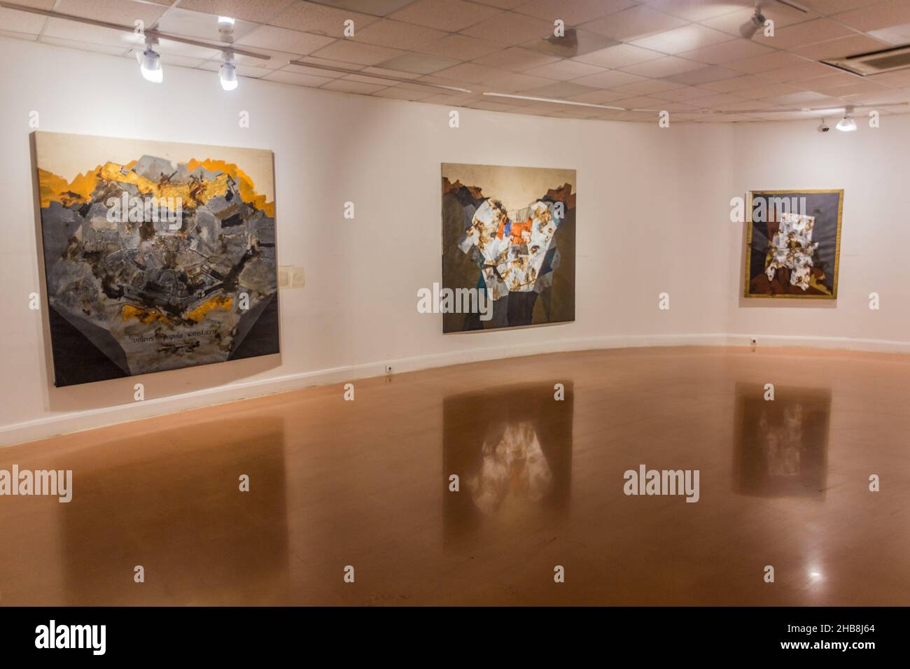 TEHERAN, IRAN - 15. APRIL 2018: Gemäldeausstellung im iranischen Künstlerforum in Teheran, Iran Stockfoto