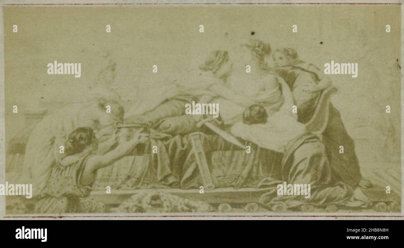 Fotoreproduktion eines Gemäldes, das Dido im Begriff ist, Selbstmord zu begehen, Szene aus Vergils Aeneid, anonym, nach: Anonym, c. 1853 - in oder vor 1858, Papier, Albumin-Druck, Höhe 31 mm × Breite 60 mm Stockfoto