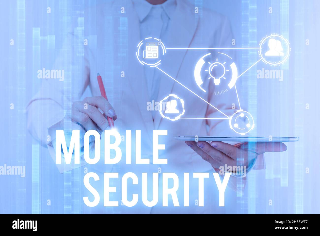 Textschild mit Mobile Security. Business Showcase Schutz des Mobiltelefons vor Bedrohungen und Schwachstellen Lady in Uniform berühren und verwenden Stockfoto