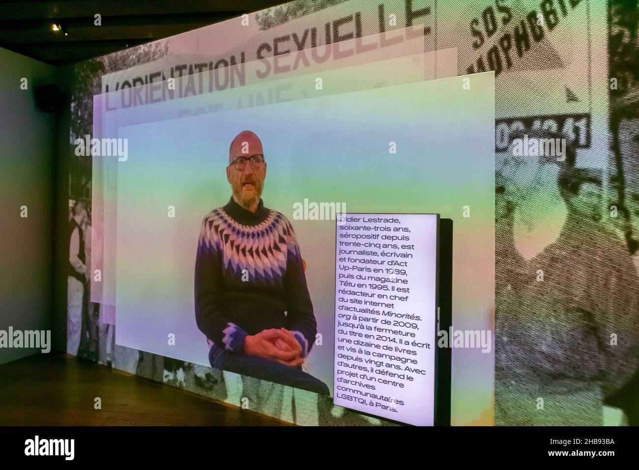 Marseille, Frankreich, Film still, Dokumentarfilm, MUCEM Museum Ausstellung, Geschichte von AIDS, Poster „Act Up“, Schild „VIH/SIDA, L'Epidemie n'EST pas finie!“ (Die AIDS-Epidemie ist noch nicht vorbei!) AIDS History Exhibition (Didier Lestrade, Co-Fonder Act Up Paris) Stockfoto