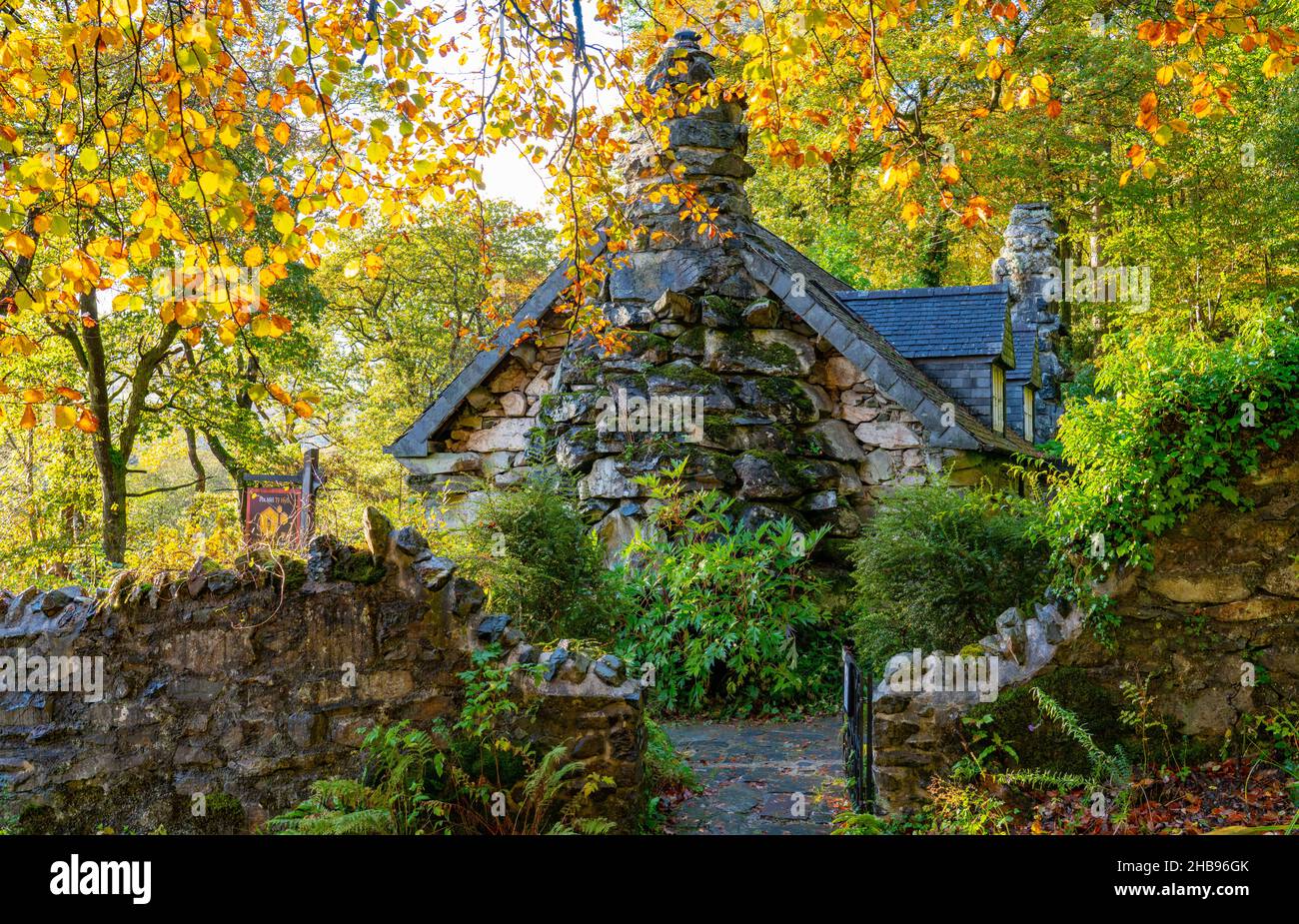 The Ugly House, Capel Curig, in der Nähe von Betws-Y-Coed, County Conwy, North Wales. Aufgenommen im Oktober 2021. Stockfoto