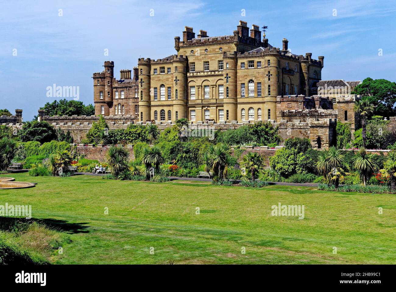 Das wunderschöne Culzean Castle in der Nähe von Maybole, Carrick an der schottischen Küste von Ayrshire, Großbritannien. 22nd vom Juli 2021 Stockfoto