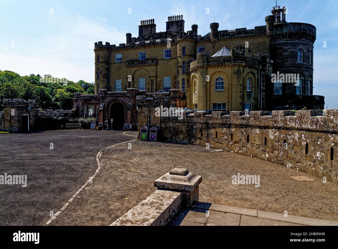 Das wunderschöne Culzean Castle in der Nähe von Maybole, Carrick an der schottischen Küste von Ayrshire, Großbritannien. 22nd vom Juli 2021 Stockfoto