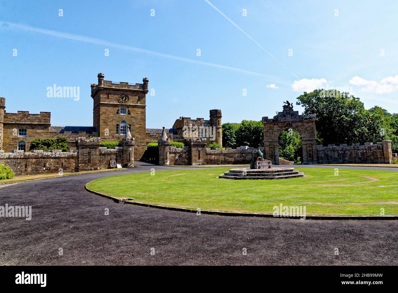 Das wunderschöne Culzean Castle in der Nähe von Maybole, Carrick an der schottischen Küste von Ayrshire, Großbritannien. 22nd vom Juli 2021 Stockfoto