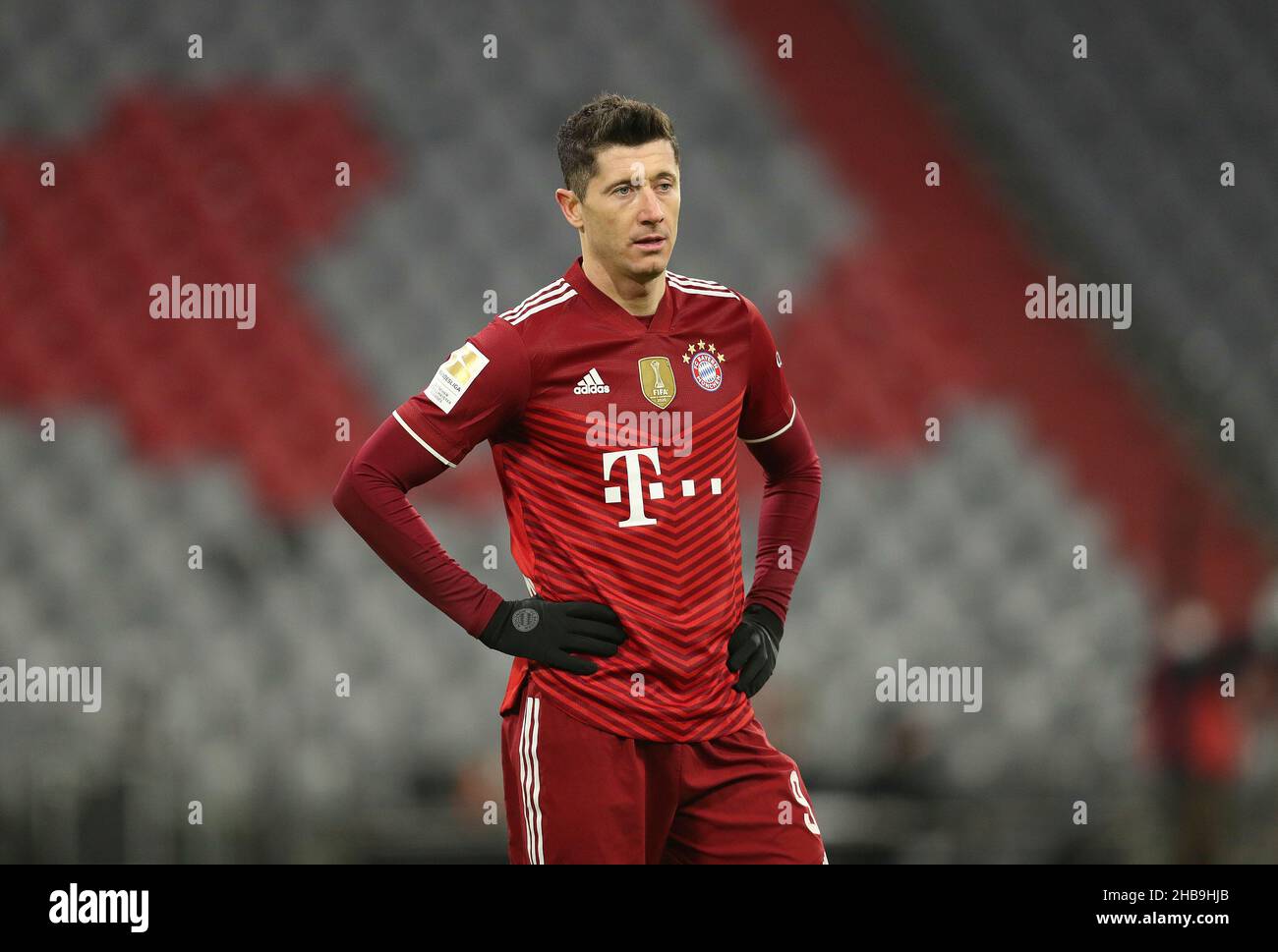 firo: Fuvuball: Fußball: 17.12.2021 1st Bundesliga, Spielzeit 2021/2022 17th Spieltag FC Bayern Mvºnchen - VfL Wolfsburg Robert Lewandowski, Halbfigur Stockfoto