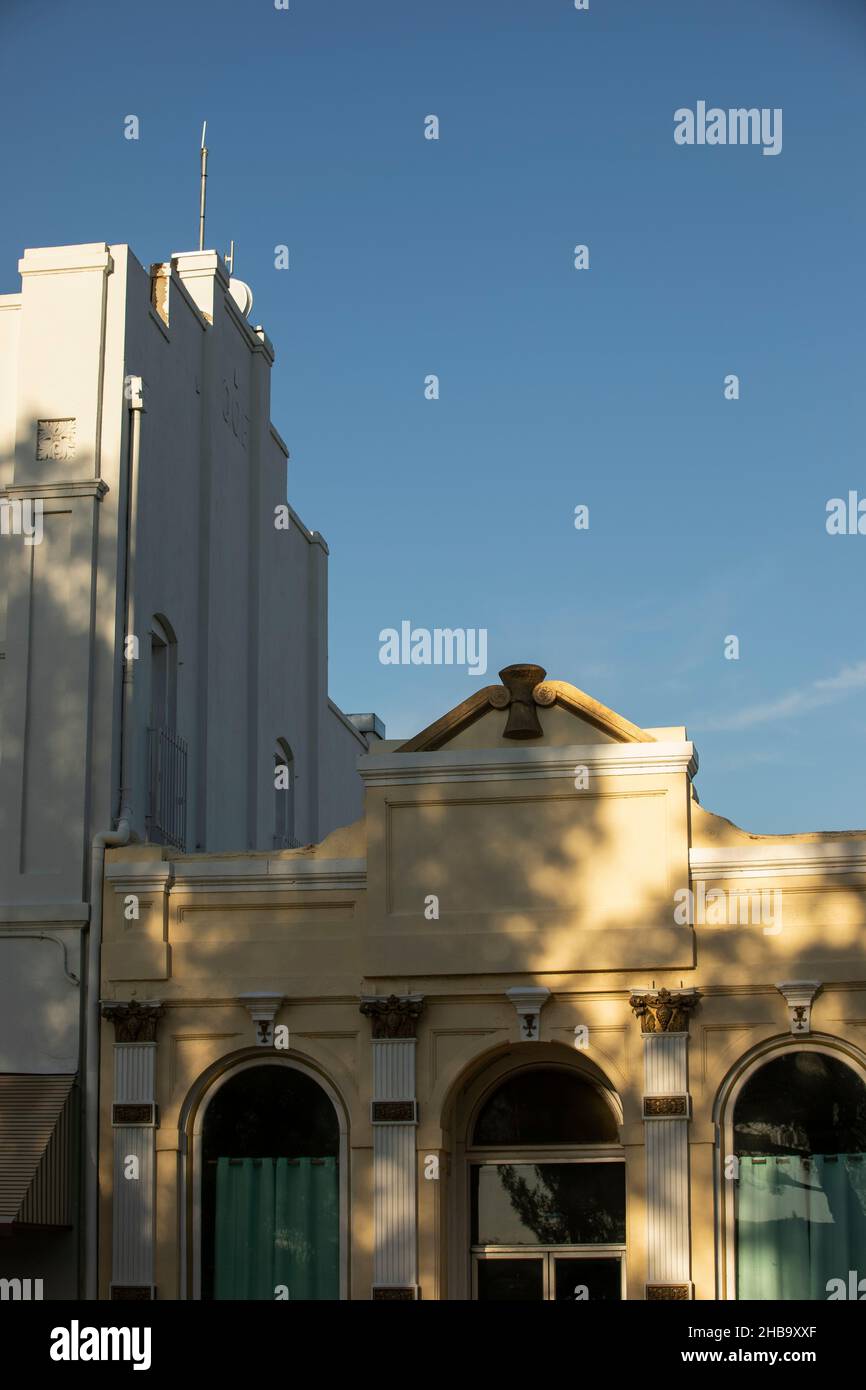Blick am späten Nachmittag auf die historische Innenstadt von Wheatland, Kalifornien, USA. Stockfoto
