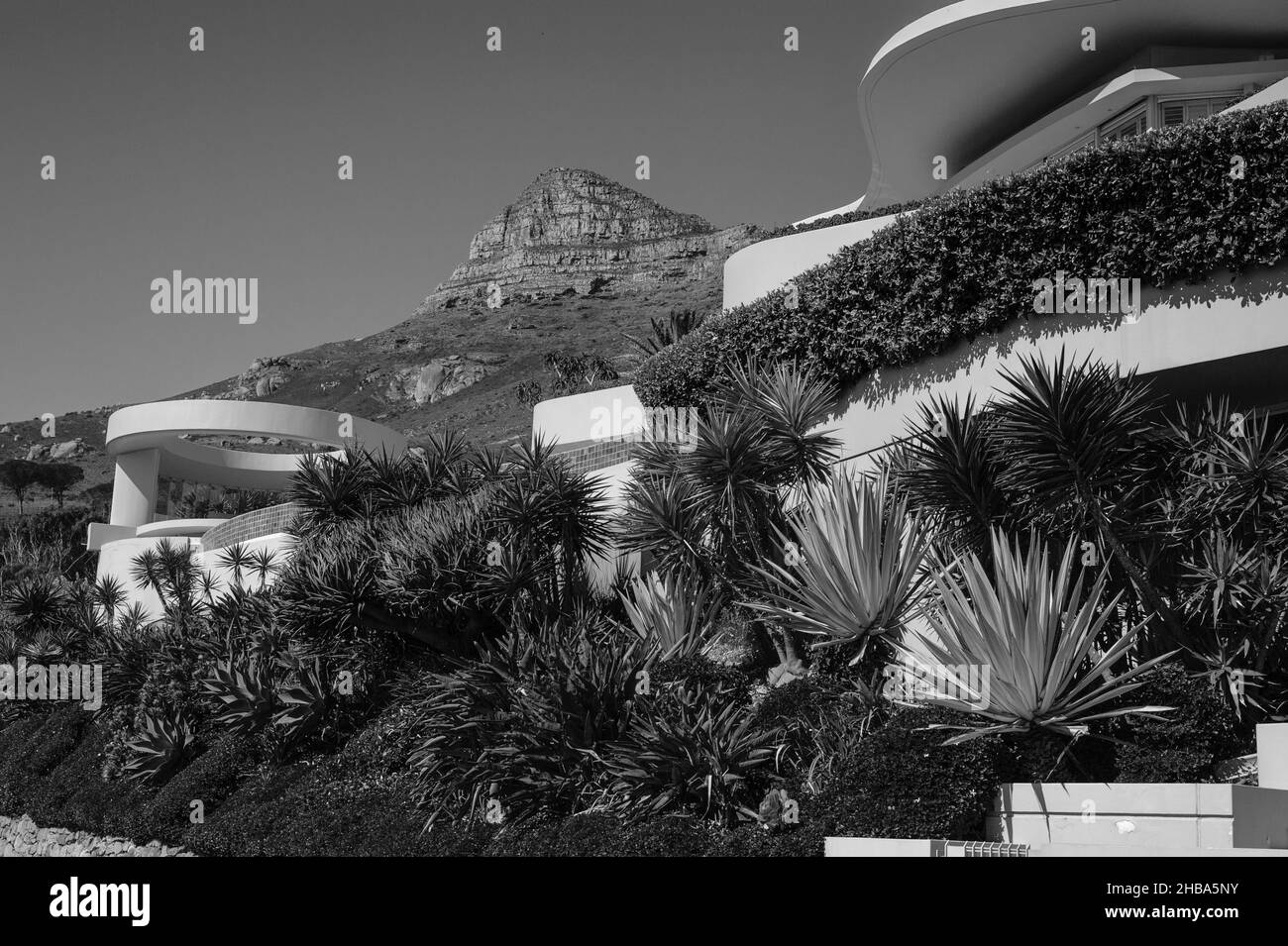 Der Vorort Bay von Camp in Kapstadt ist der Spielplatz der Reichen, mit Eigenheimbesitz durch internationale und lokale wirtschaftliche und politische Eliten Stockfoto