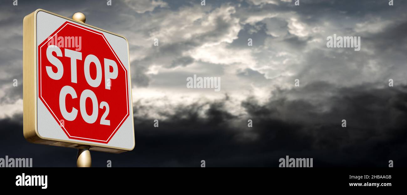 Nahaufnahme eines modernen Stoppschildes von CO2 (Kohlendioxid), mit einem Himmel mit Verschmutzung auf dem Hintergrund. Reduzierung der Treibhausgasemissionen für den Klimawandel Stockfoto