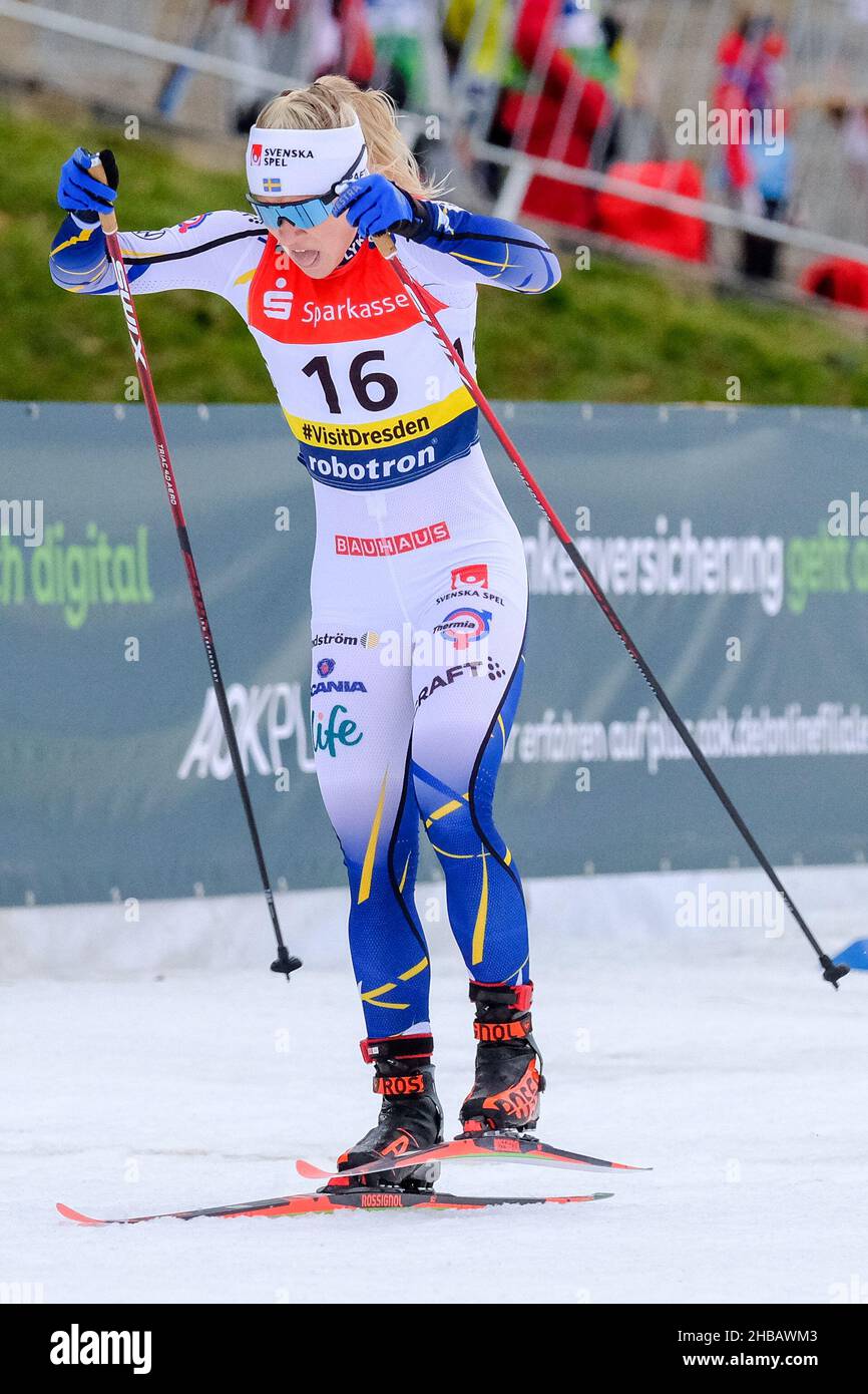 Dresden, Deutschland. 18th Dez 2021. Langlauf: Langlauf, FIS Ski World Cup, Sprint Freestyle, Damen: Jonna Sundling aus Schweden in Aktion. Quelle: Arvid Müller/dpa-Zentralbild/dpa/Alamy Live News Stockfoto