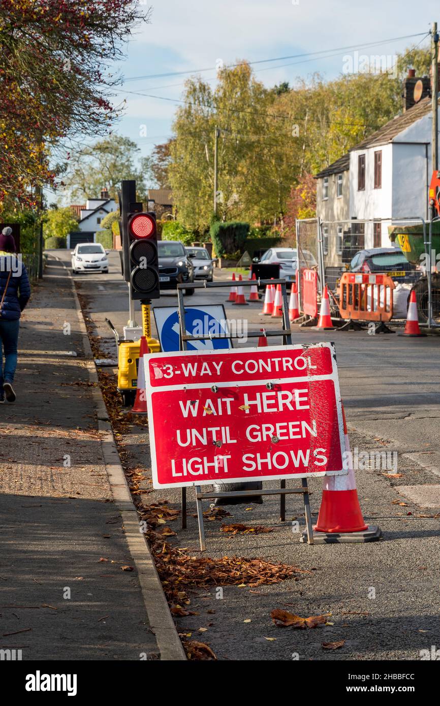 Große Bauarbeiten Installation von Dienstleistungen für neue Gehäuse High Street Cherry Willingham Lincoln 2021.ARW Stockfoto