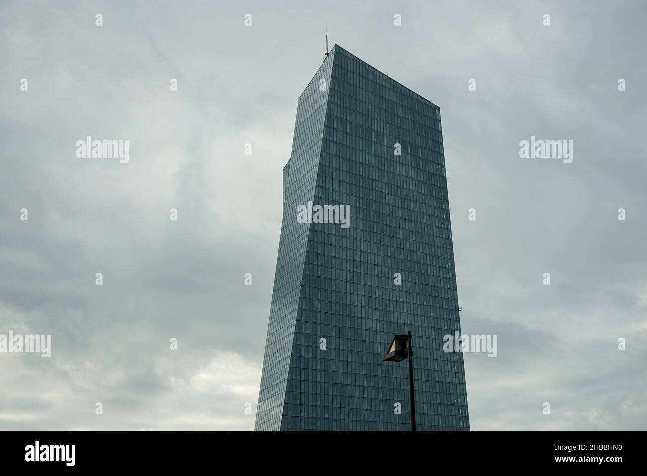 Turm der Europäischen Zentralbank in Frankfurt am Main. Stockfoto