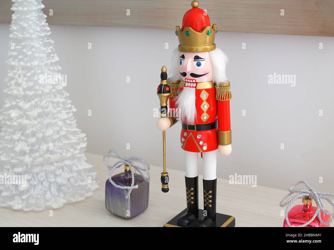 Holzspielzeug Soldat Nussknacker Weihnachtsdekoration Stockfoto