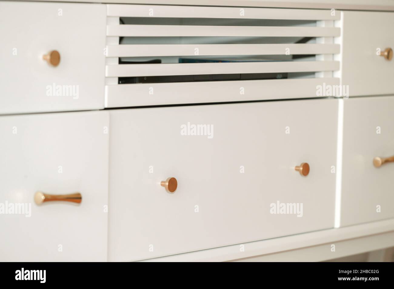Weißer moderner tv-Ständer Nahaufnahme - Bild Stockfoto