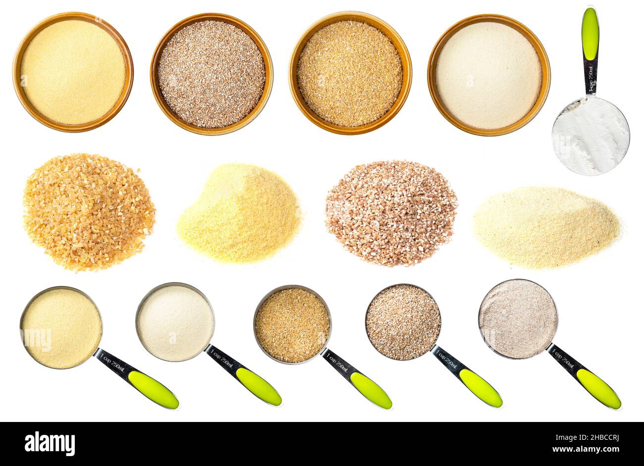 Set aus verschiedenen zerkleinerten Weizenkörnern auf weißem Hintergrund Stockfoto