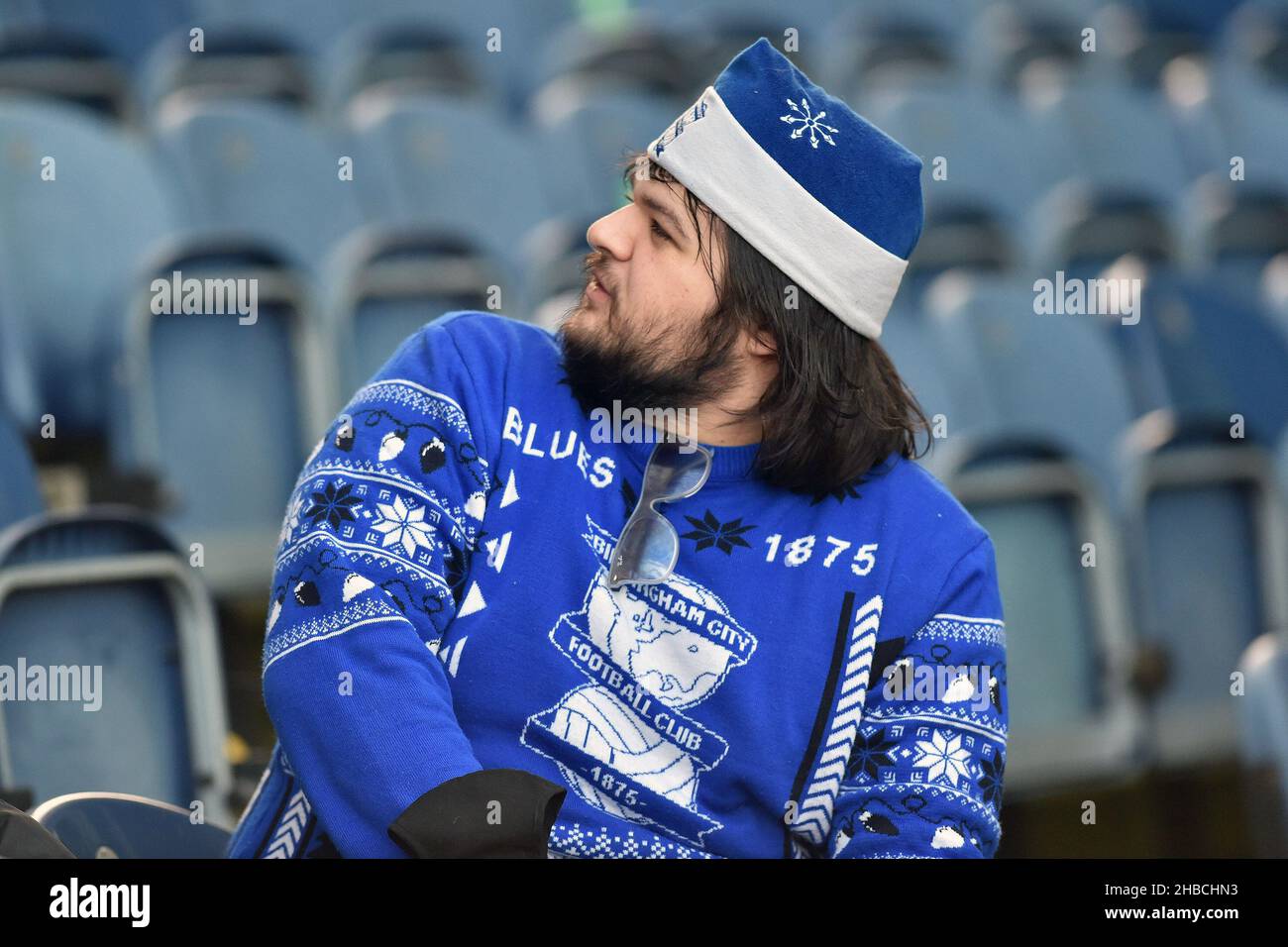 Blackburn, Großbritannien. 18th Dez 2021. Fans von Birmingham City vor dem Sky Bet Championship-Spiel zwischen Blackburn Rovers und Birmingham City im Ewood Park, Blackburn, am Samstag, 18th. Dezember 2021. (Kredit: Eddie Garvey | MI Nachrichten) Kredit: MI Nachrichten & Sport /Alamy Live Nachrichten Stockfoto