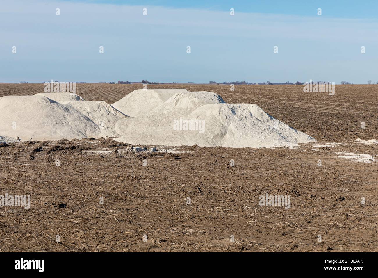 Landwirtschaft Dnger im Sojabohnenfeld. Preiserhhung, Verknappung und  Kostenkonzept fr Dngemittel in der Landwirtschaft Stockfotografie - Alamy