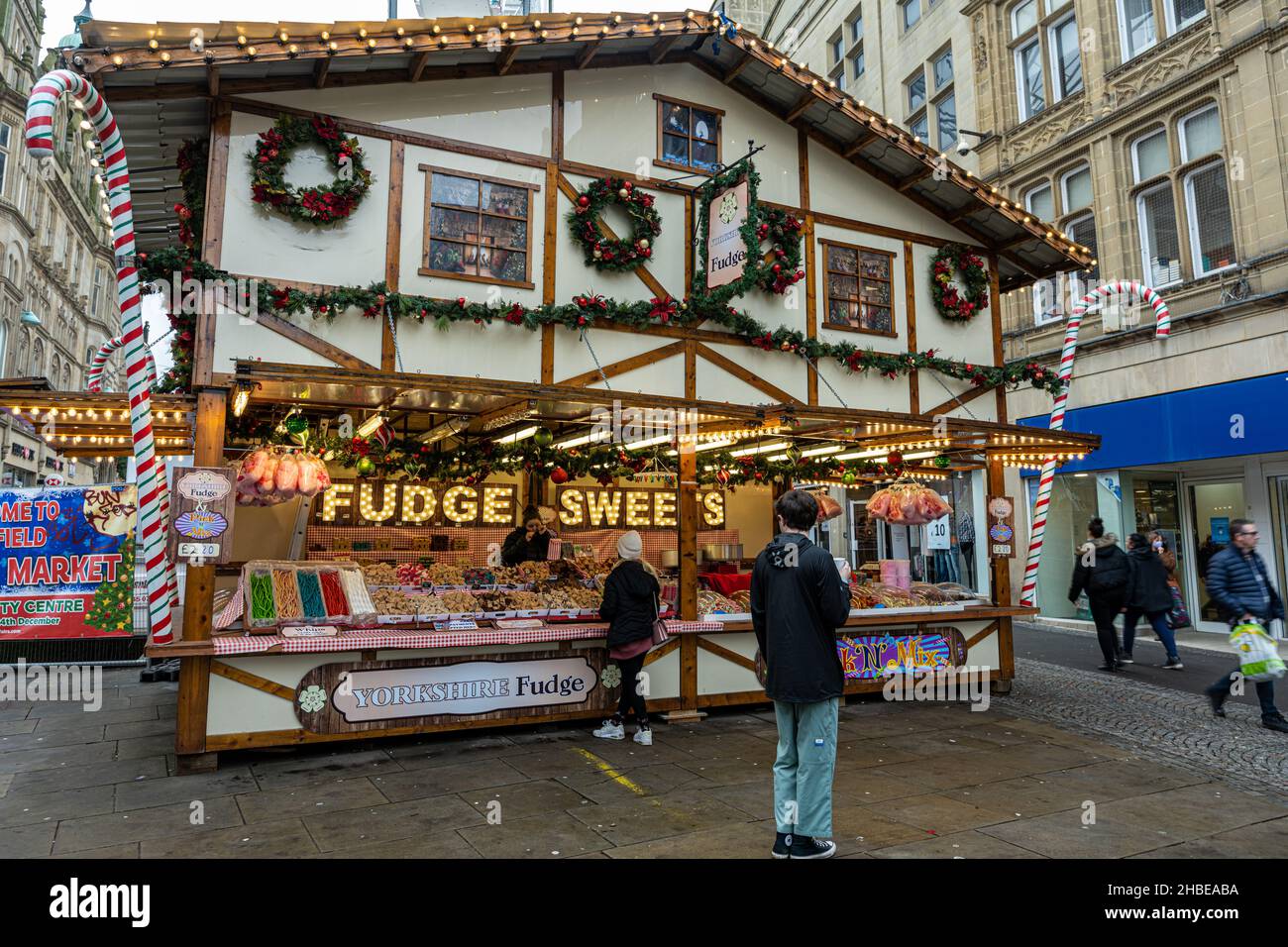 Fudge-Stand auf dem Shefield Christmas Market, Sheffield, Großbritannien Stockfoto