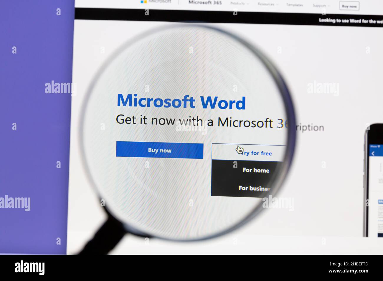 Ostersund, Schweden - 6. Oktober 2021 Microsoft Word-Website. Microsoft Word ist eine von Microsoft entwickelte Textverarbeitung. Stockfoto