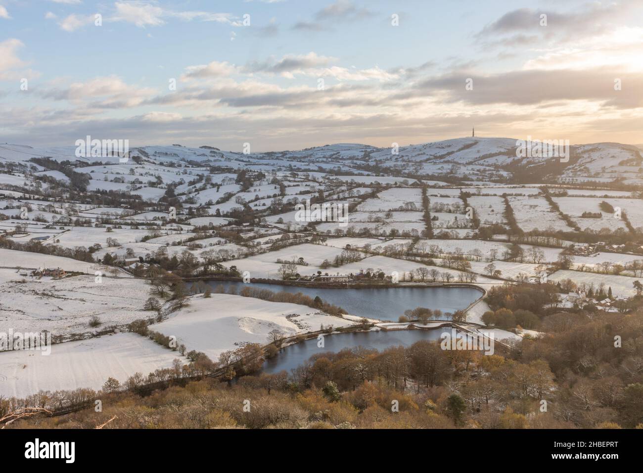 Winterlandschaft im Schnee im Nose Country Park von TEGG, Macclesfield, Tscheshire, Großbritannien. Stockfoto