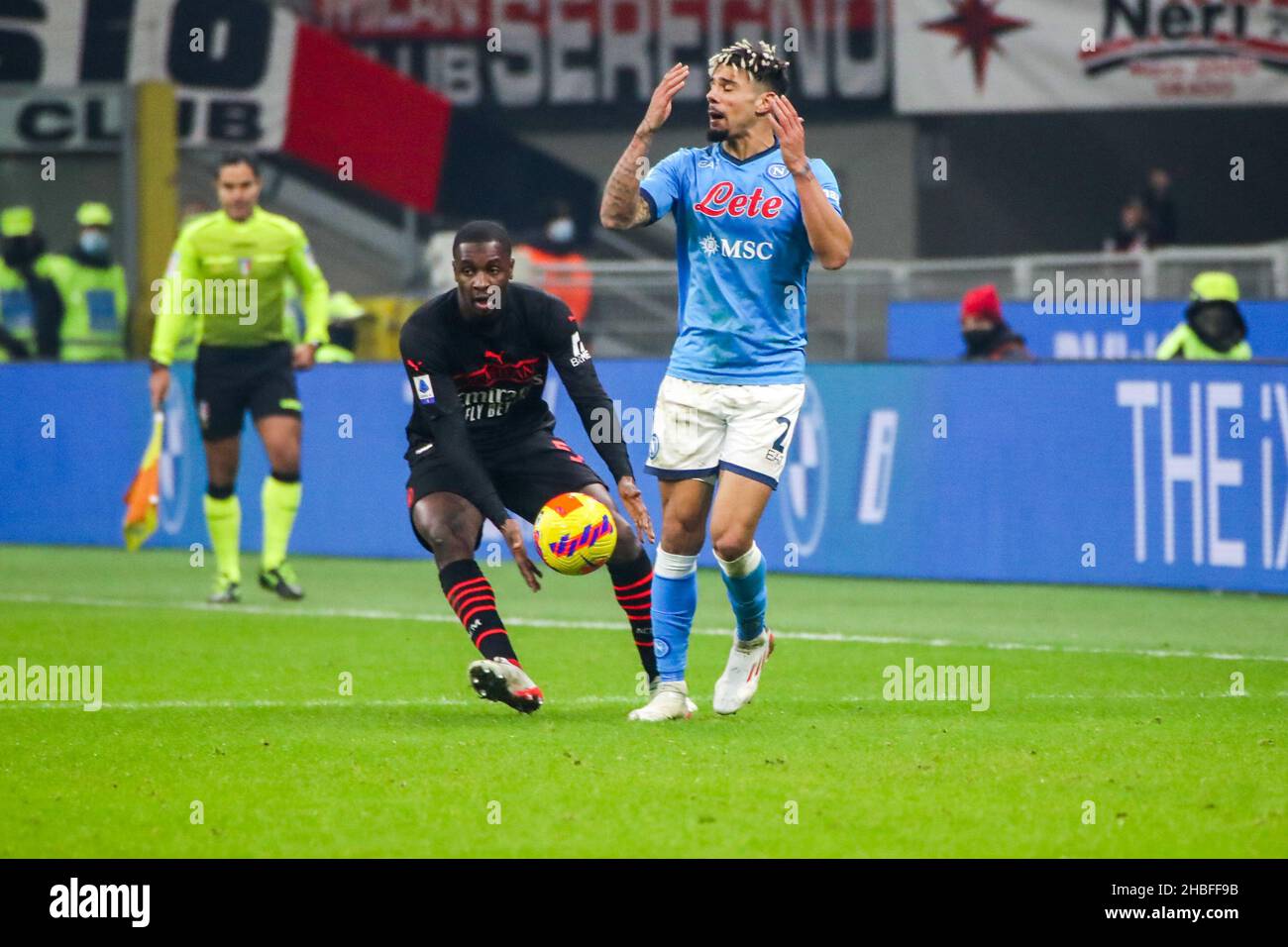 Mailand, Italien. 19th Dez 2021. Kevin Malcuit während AC Milan vs SSC Napoli, italienische Fußballserie A Spiel in Mailand, Italien, Dezember 19 2021 Kredit: Unabhängige Fotoagentur/Alamy Live News Stockfoto