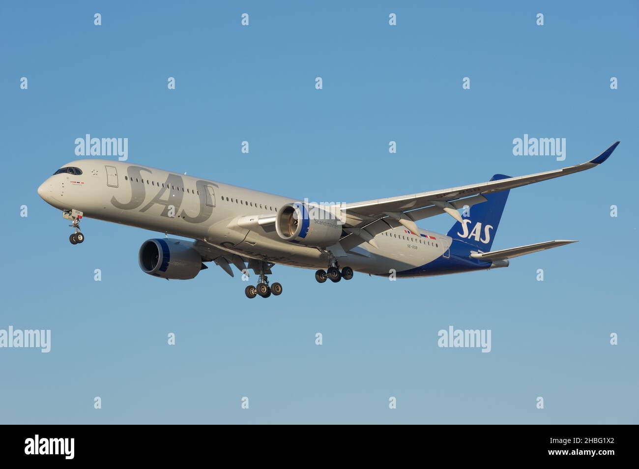 Scandinavian Airlines Airbus A350-941 mit Registrierung SE-RSB, Ankunft am LAX, Los Angeles International Airport. Stockfoto
