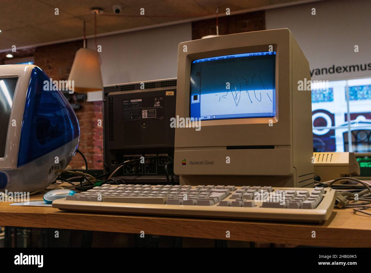 Apple computer der 90er jahre -Fotos und -Bildmaterial in hoher ...