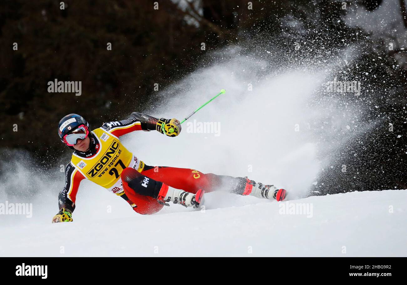 Alpinski - FIS Ski World Cup - Herren Riesenslalom - Alta Badia, Italien -  20. Dezember 2021 der Kanadier Trevor Philp in Aktion REUTERS/Alessandro  Garofalo Stockfotografie - Alamy