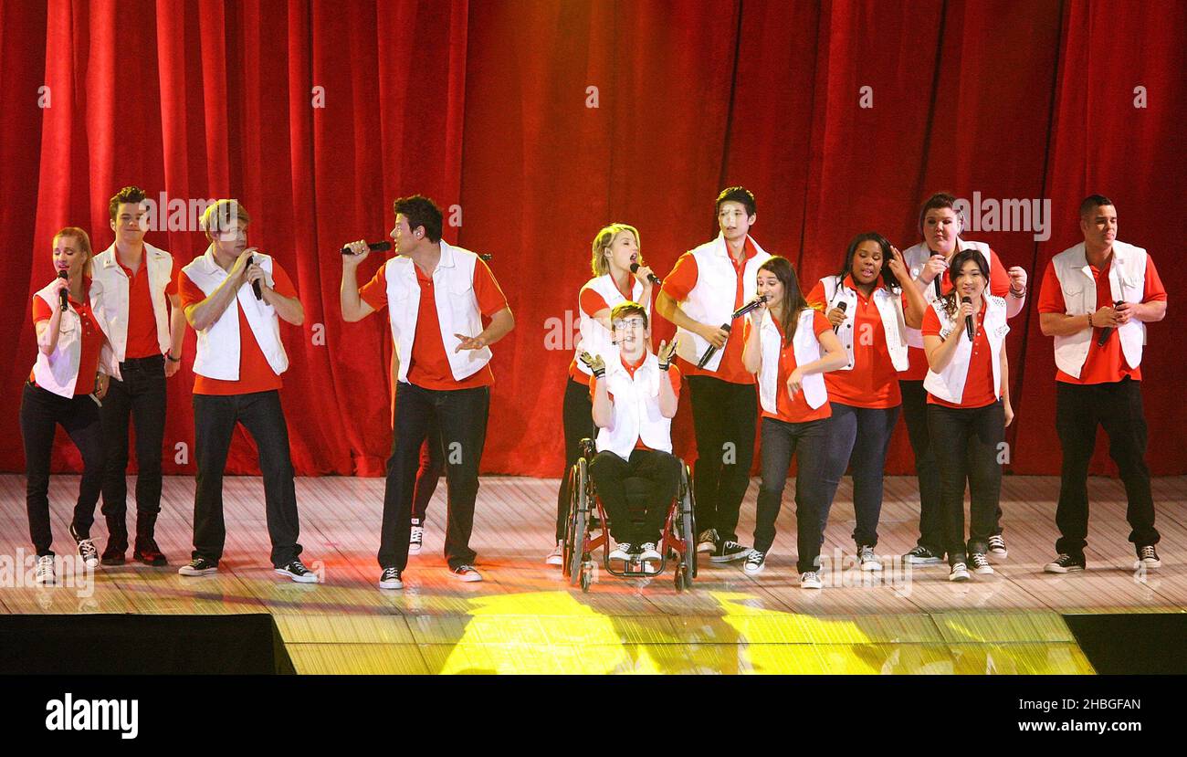 Die Darsteller von Glee auf der Bühne während der Glee Live Tour in der O2 Arena in London. Stockfoto