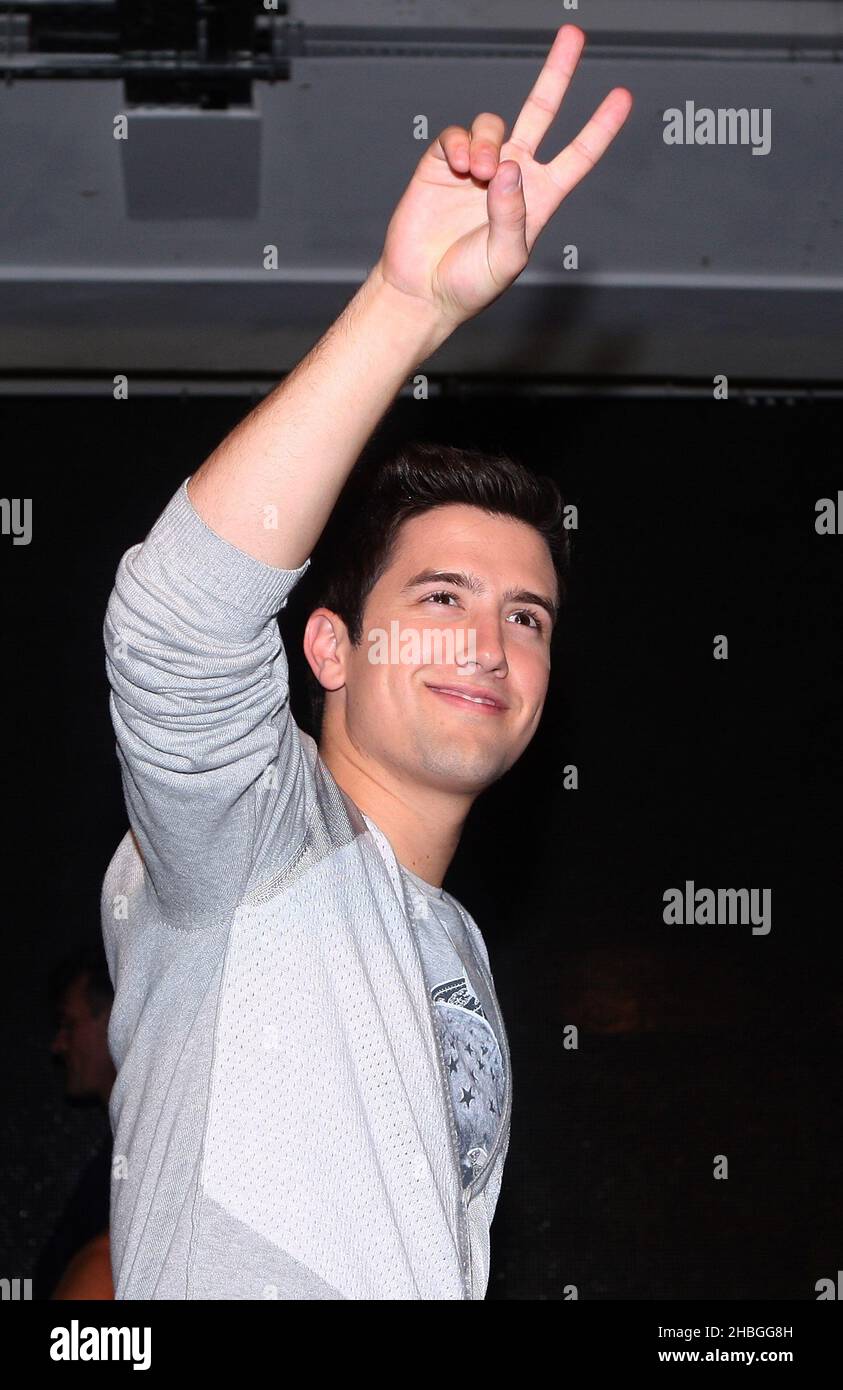 Logan Henderson von Big Time Rush nimmt an der Unterzeichnung in der HMV Oxford Street in London Teil. Stockfoto