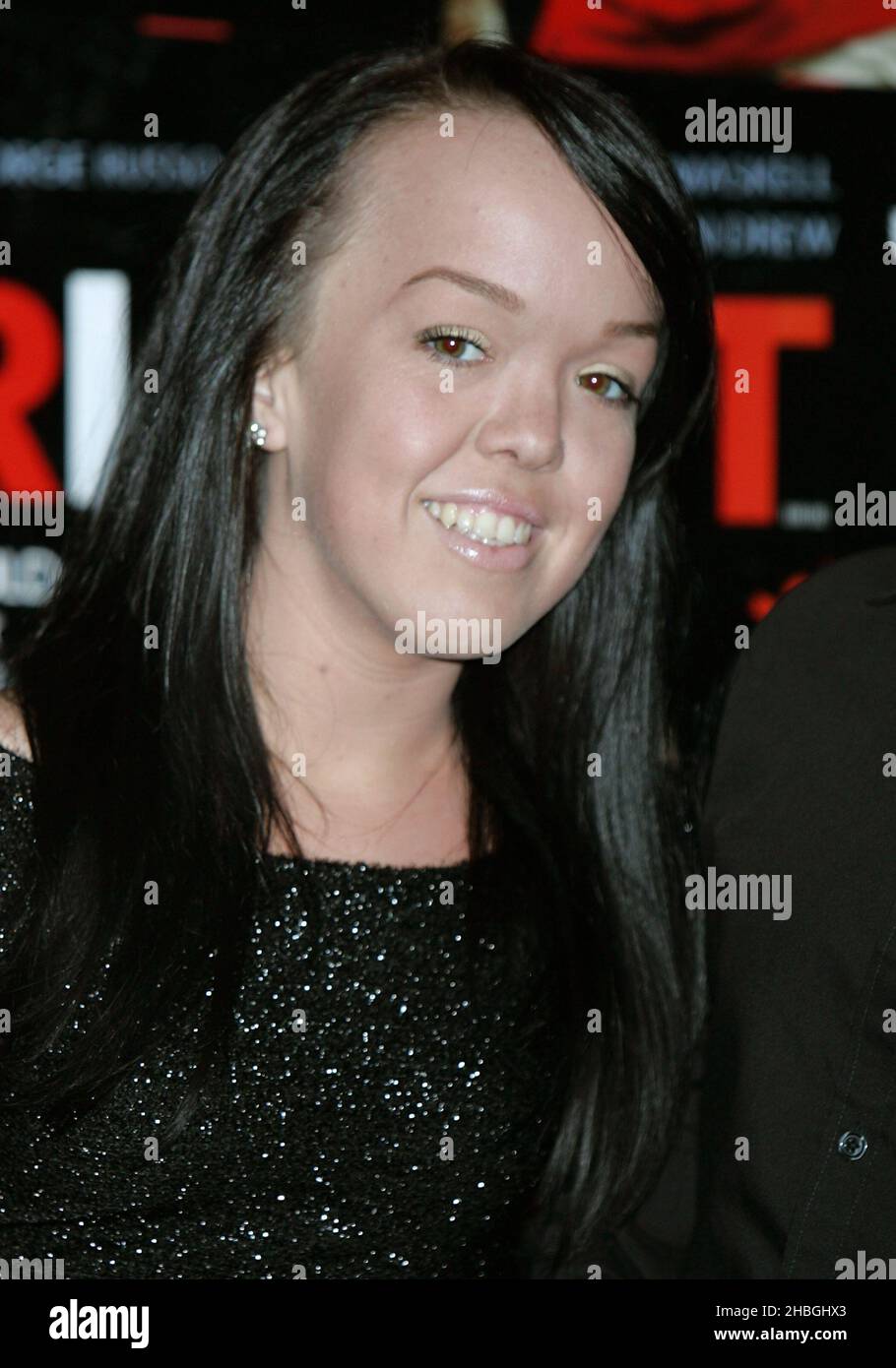 Laura Whitfield kommt bei der Wahlbeteiligung UK Premiere im Genesis Theatre in East London an. Stockfoto