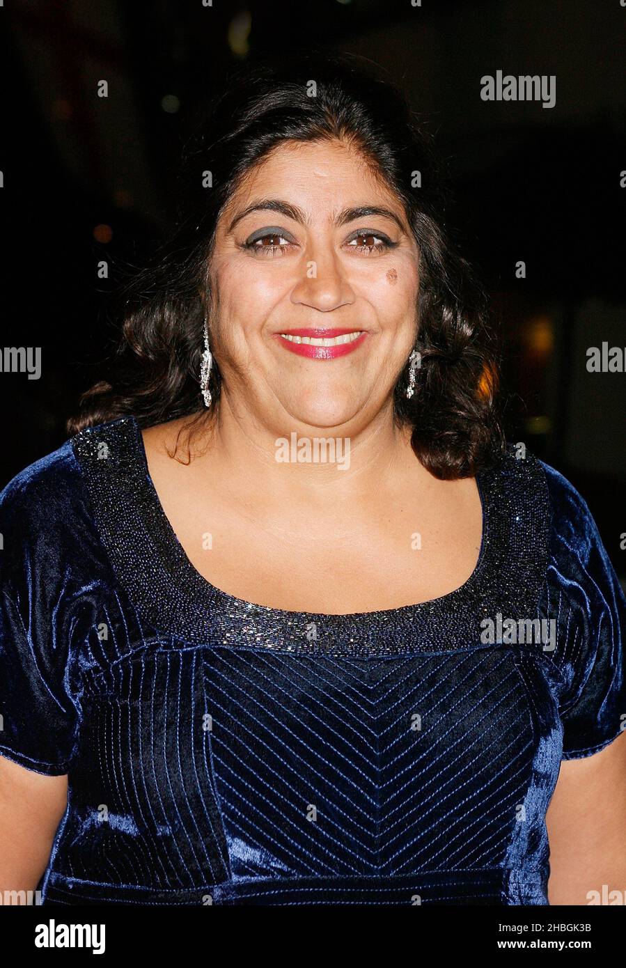 Gurinder Chadha kommt bei den Asian Awards im Grosvenor House Hotel in London an. Stockfoto