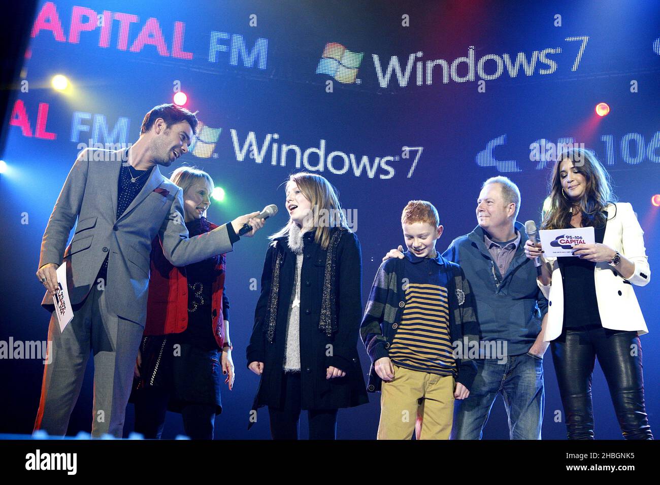 Windows Live 7-Gewinner auf der Bühne während des Capital FM Jingle Bell Ball 2011 in der O2 Arena, London. Stockfoto