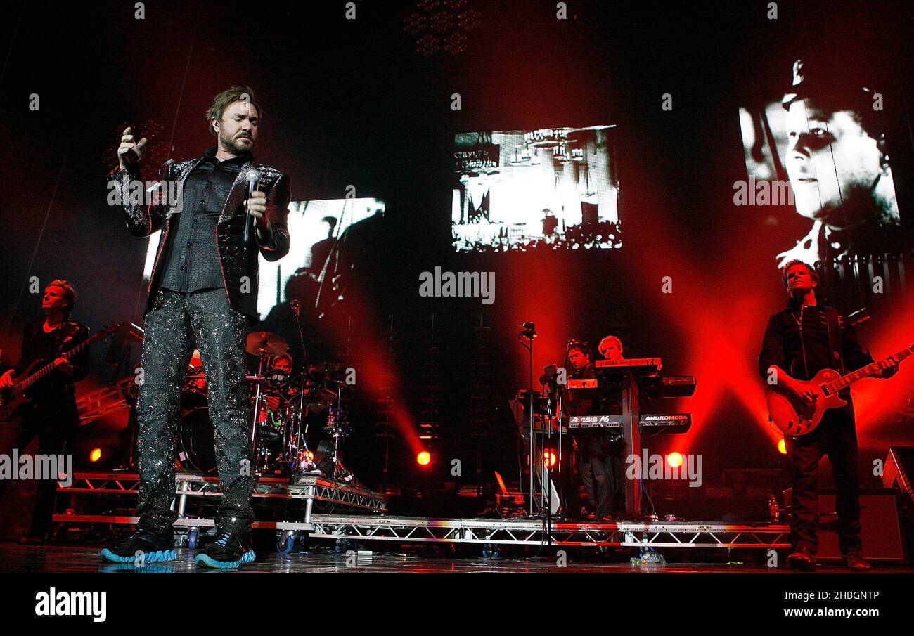 Simon Le Bon und Duran Duran treten in der 02 Arena in London auf. Stockfoto