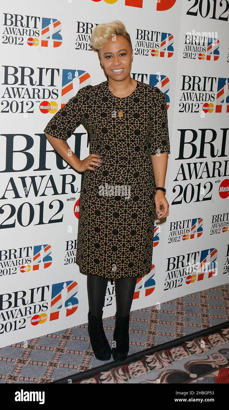 Emeli Sande kommt bei den Nominierungen für den Brit Award 2012 im Savoy Ballroom in London an Stockfoto